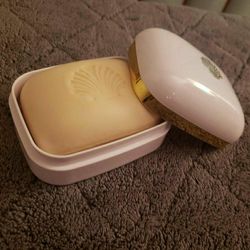 NEW VINTAGE ESTEE LAUDER WHITE LINEN PERFUMED SOAP WITH COLLECTABLE STORAGE BOX