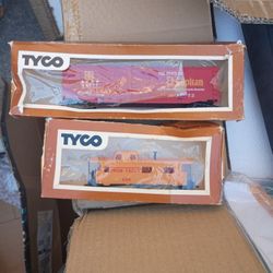  Santa Fe El Capitan & Union Pacific Caboose (Boxed)