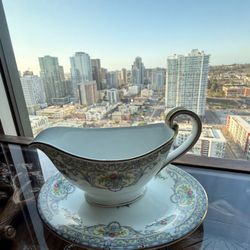 Fine China MINTONS SHELBURNE ENGLAND Reg N° 817231."