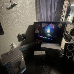 Whole PC Set-Up Gaming/Streaming
