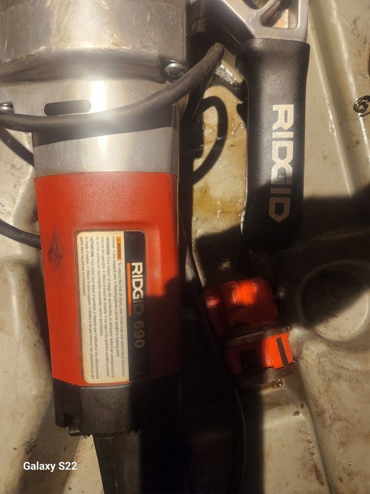 RIDGID 690 Pipe Threader 