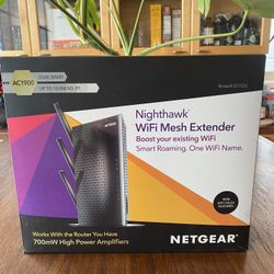 NETGEAR - Nighthawk AC1900 Mesh Wi-Fi Range Extender up to 10,000 sq ft. of coverage (still in box)