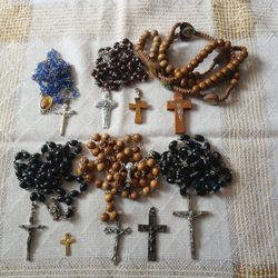 Vintage/Modern Catholic Religious Jewelry, Rosary Lot, Crosses