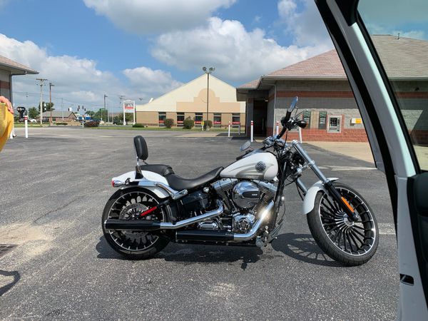 2017 harley breakout