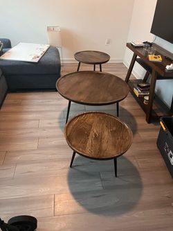 Rooms To Go Nesting Coffee Tables + Matching End Table + FREE Lamp – $225