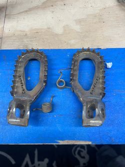 Ktm footpegs