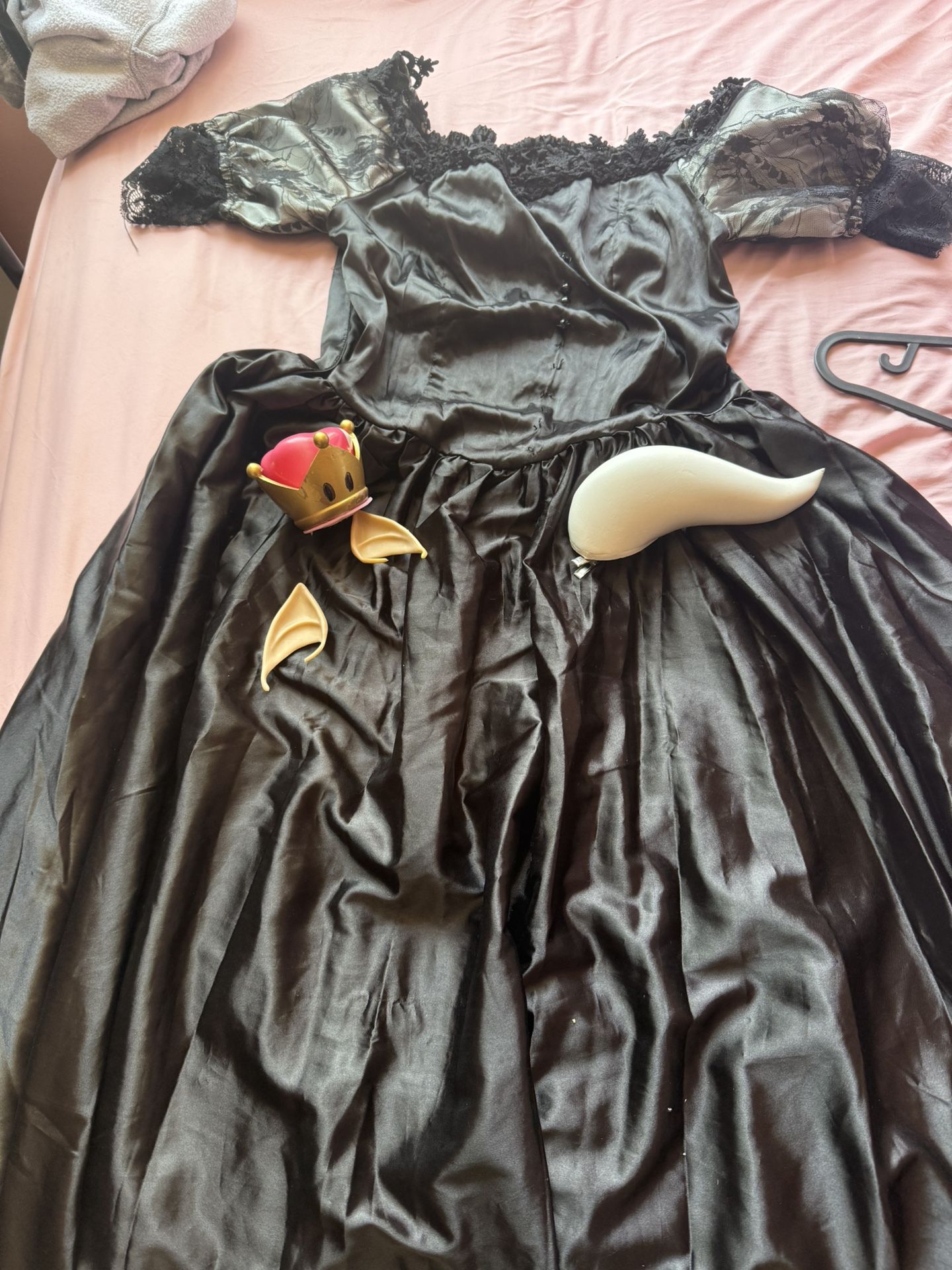 GOWN (L)