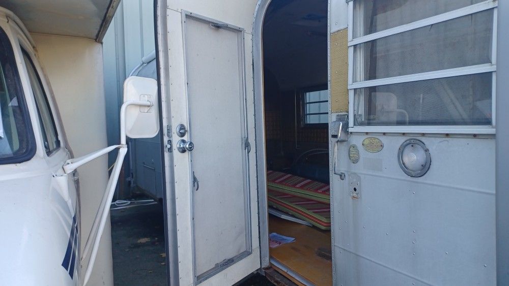 1970 Classic Silver Streak Travel Trailer for Sale in Centralia, WA