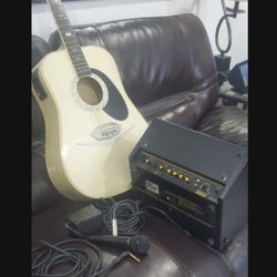 CADILLAC GUITARRA Y AMP AND CABLES
