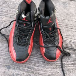 New Air Jordan 12 Retro Flu Game Sz 4