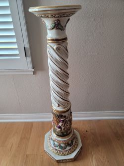 BEAUTIFUL VINTAGE ITALIAN CAPO DI MONTE PEDESTAL