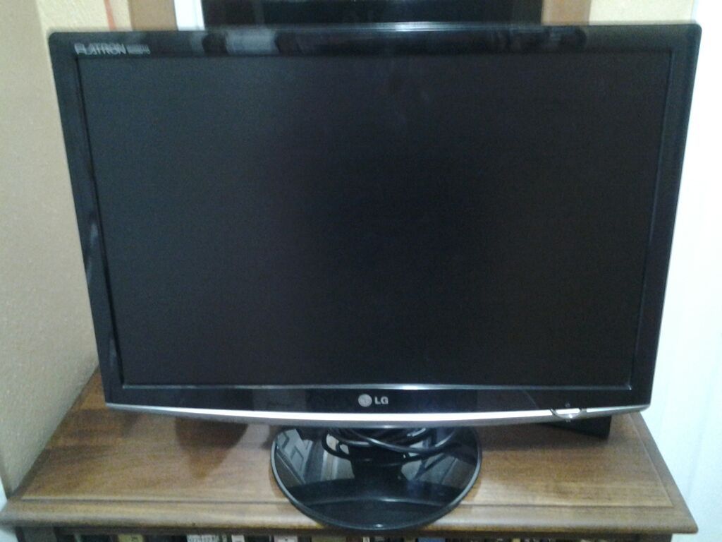 LG Flatron W2252TQ Computer Monitor