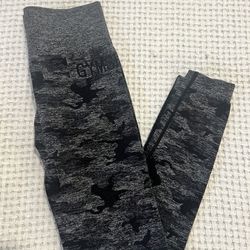 Gymshark Black “Adapt Camo Seamless Leggings” Size M