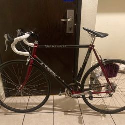 Trek 2200 Road Bike 