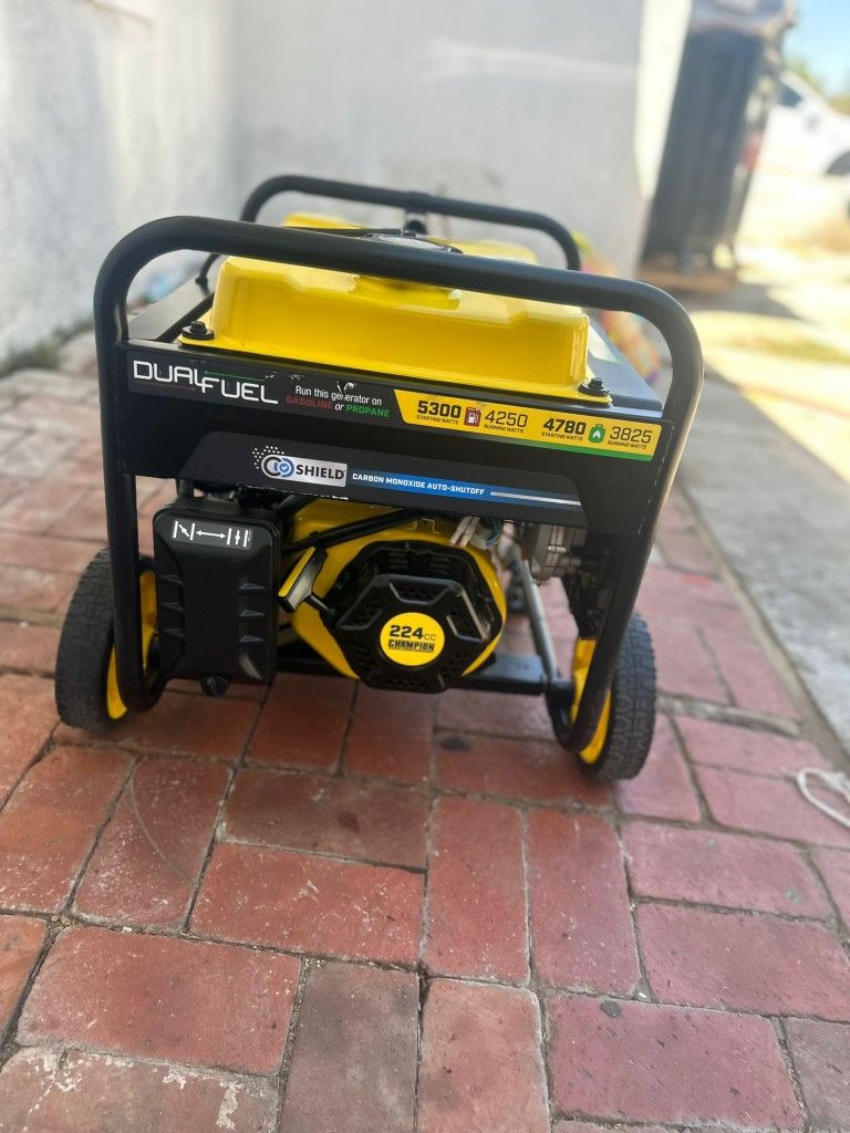Champion Power Equipment5300/4250 Watt Gasoline and Propane Powered Dual Fuel Portable Generator with CO Shield (CARB Compliant