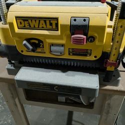 DEWALT Thickness Planer, Two Speed, 13-inch, 15 Amp, 20,000 RPM Motor


