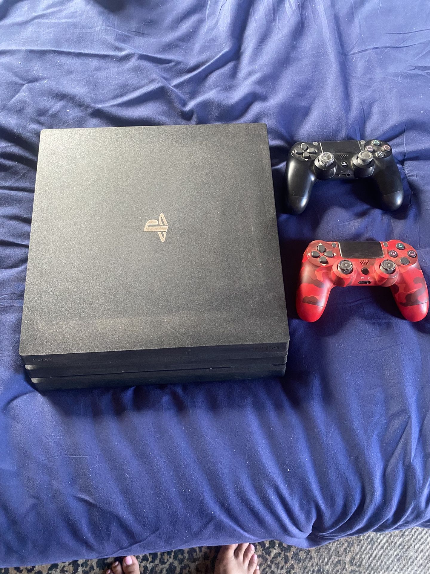 Sony Play Station 4 Pro PS4 Black Console 2 remotes