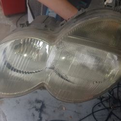 2002 Mercedes C 230 Hedlight
