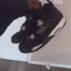 Jordan 4s