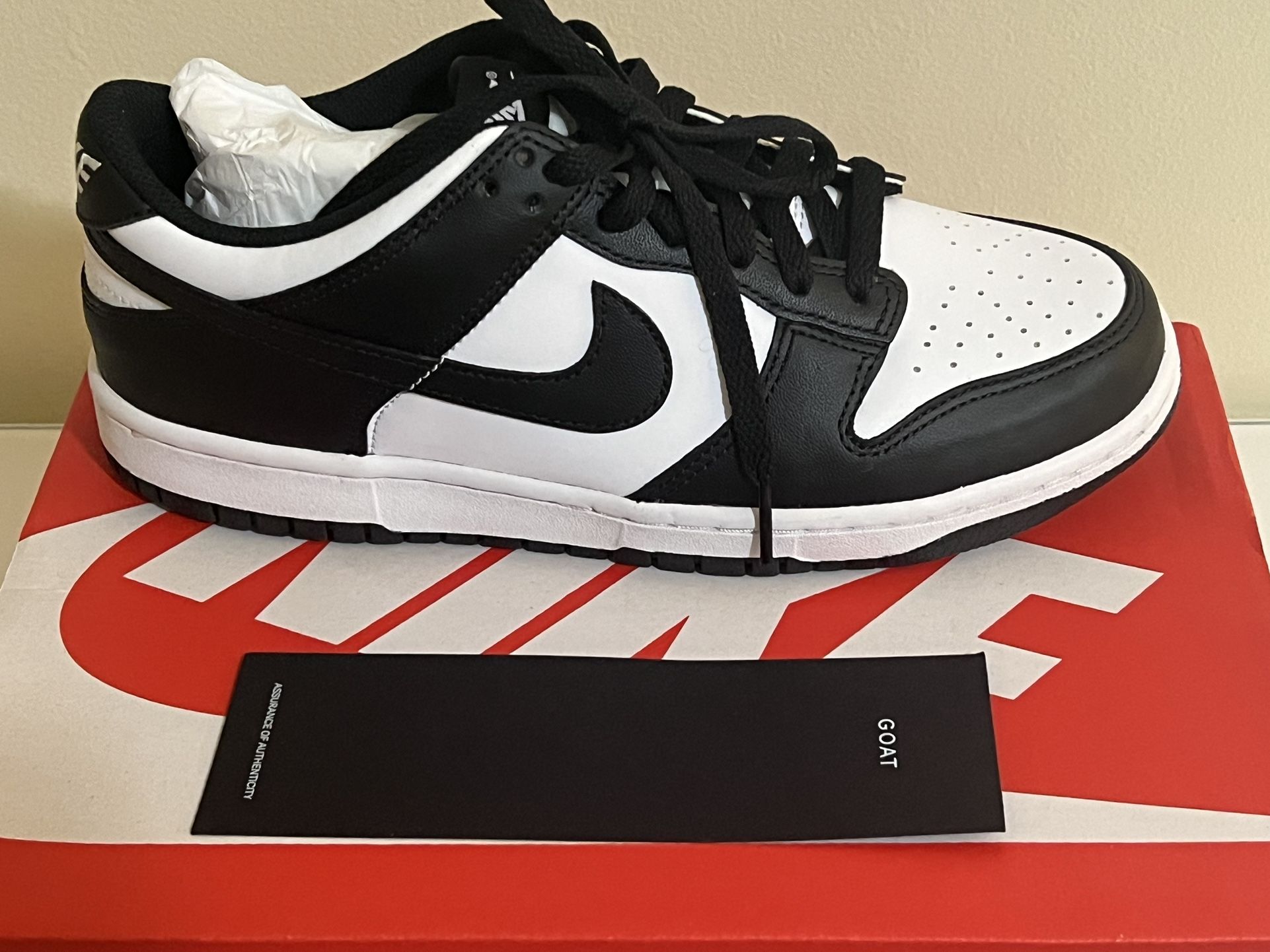 DUNK LOW GA BLACK / WHITE 7 Boys Size 