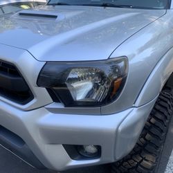 2012-2015 Toyota Tacoma Headlights 