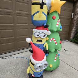 Minions Christmas Tree