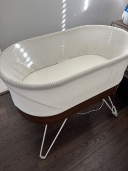 SNOO bassinet 
