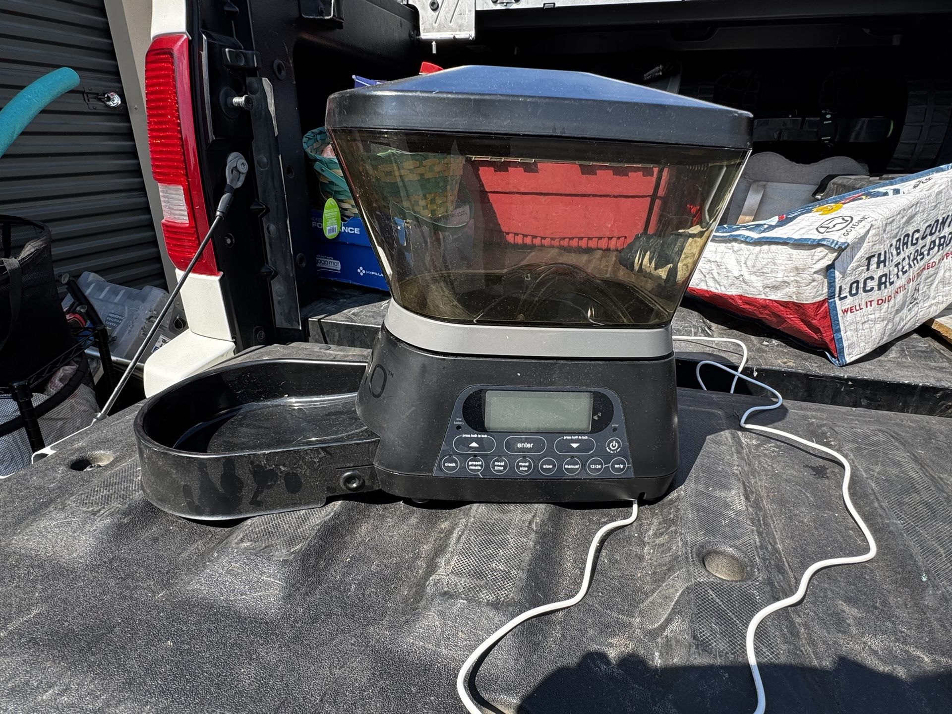 Automatic Pet Feeder