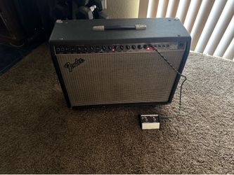 Fender ultimate chorus amp