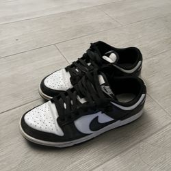 Nike Dunks Black/white Woman Size 8 Men Size 6.5