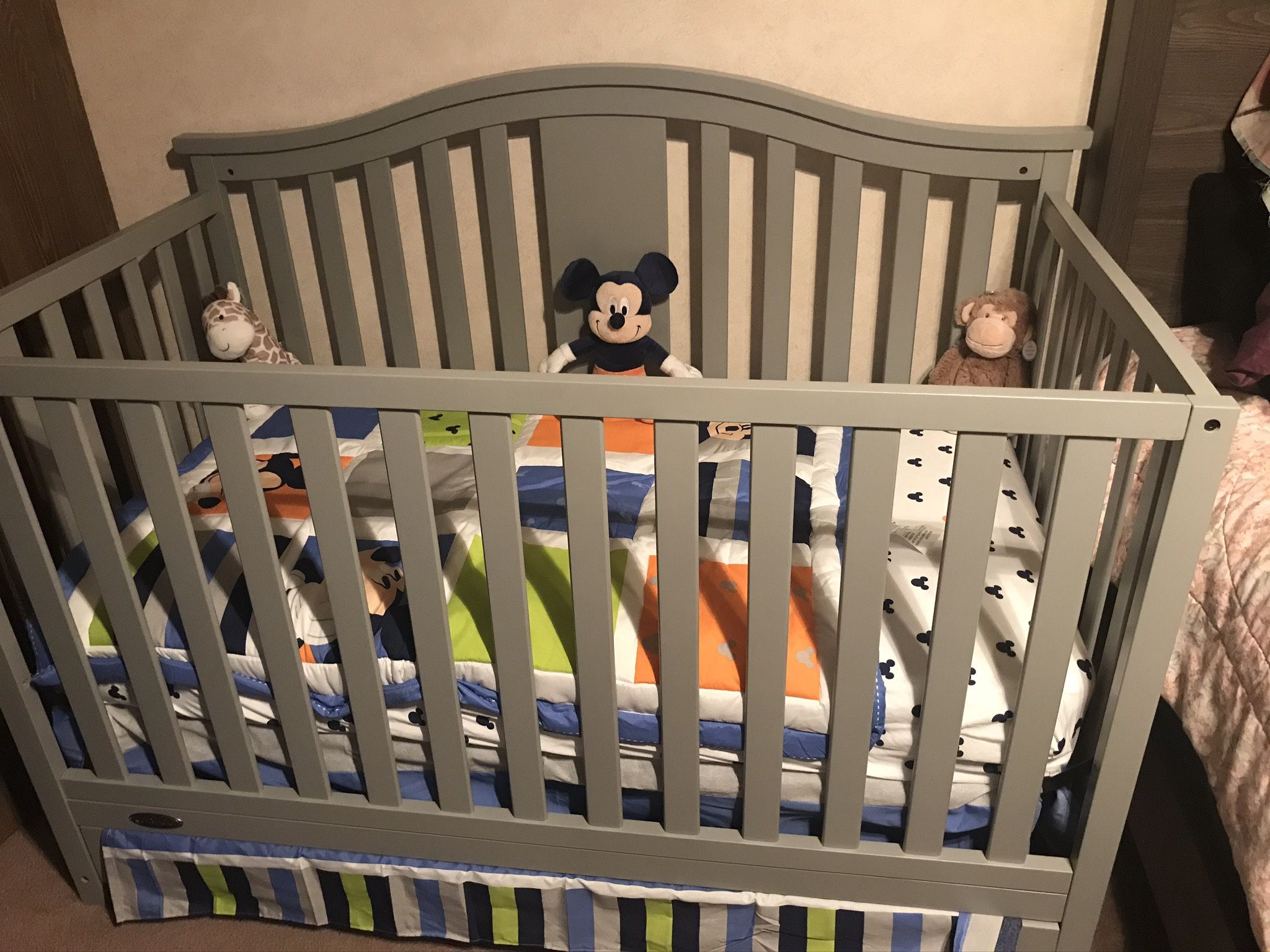 Baby crib Like New