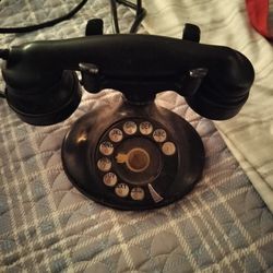 Antique Rotary Dial Phone 