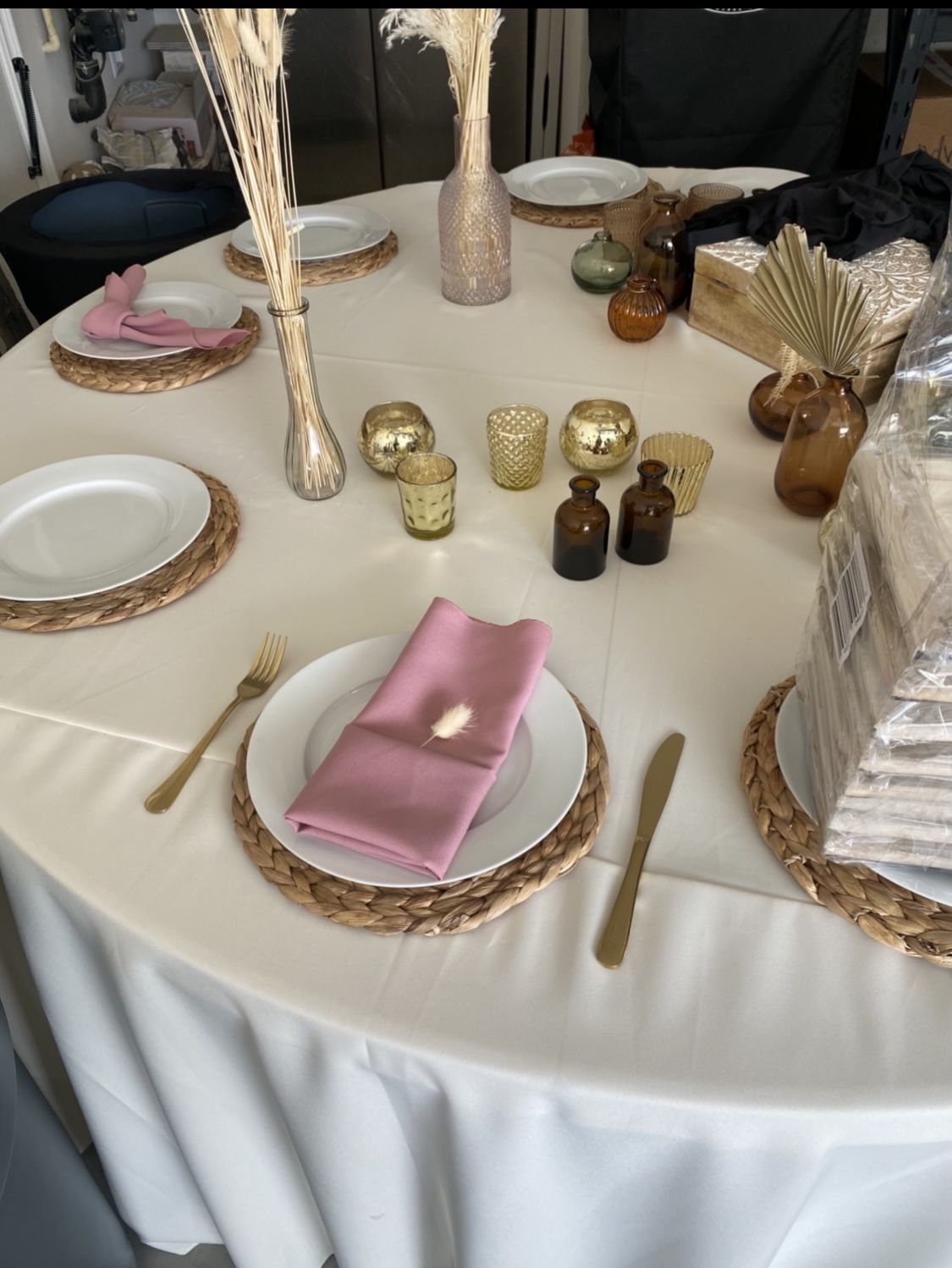 pink linen napkins and gold silverware 