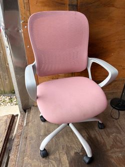 Pink desk chair