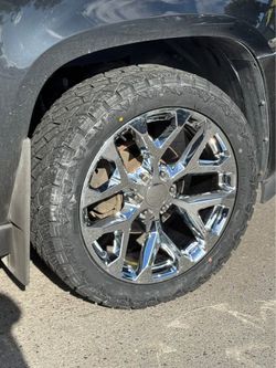 Snowflake Chrome 22x9 6x139.7 Rims Tires Silverado Sierra Yukon Suburban Escalade