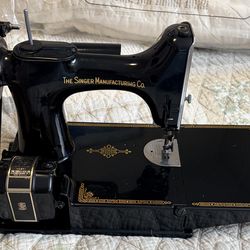 Vintage Singer 221 Sewing Machine