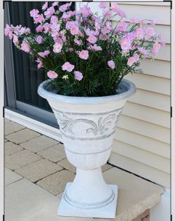 VERY LARGE WHTE & SILVER PLANTER
