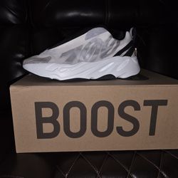 Adidas Yeezy Boost 700 MNVN