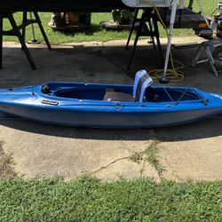 10’ Ascend Kayak With Extras