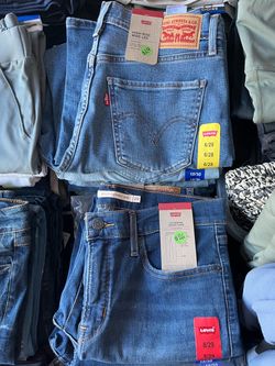 Women’s Levi’s Jeans