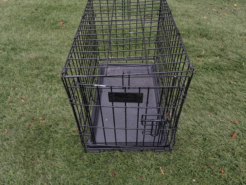 PORTABLE PET KENNEL