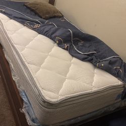 Cama Para Niños En Buen Estado Colchónes Casi Nuevos Tiene Su Cabezera 