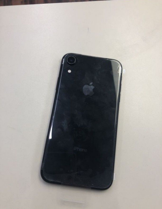 iPhone XR unlocked 64 gb