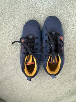 Nike- Boys Sneakers Size 3.5Y- 