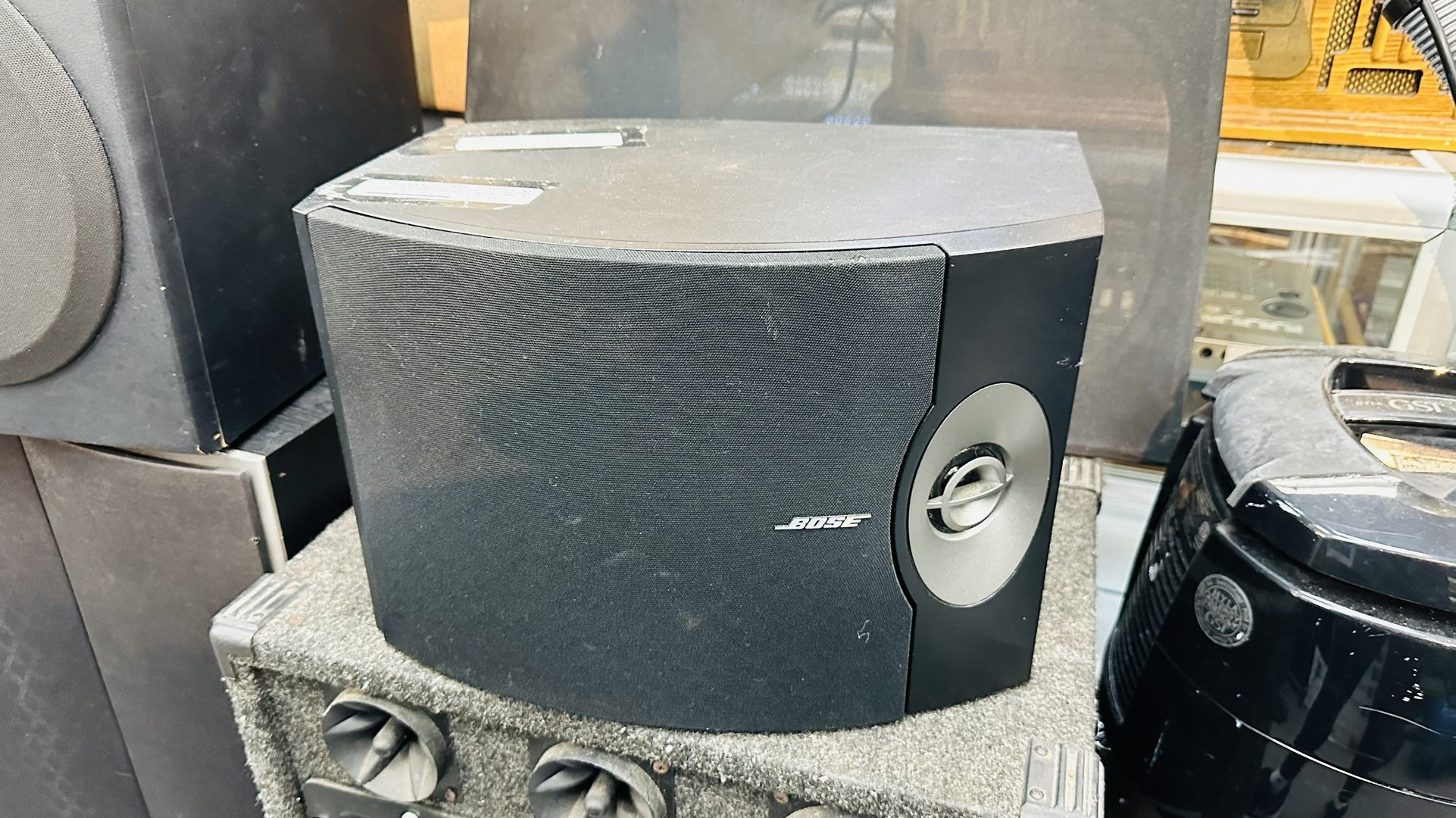 Bose 301 V Series Direct Reflecting Bookshelf Speaker-NEEDS TWITER