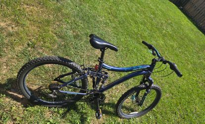 Bike 24inches Genesis doble suspensión Good Condición interested text