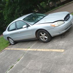 2003 Ford Taurus SE 