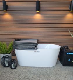 Luxury Acrylic Cold Plunge 