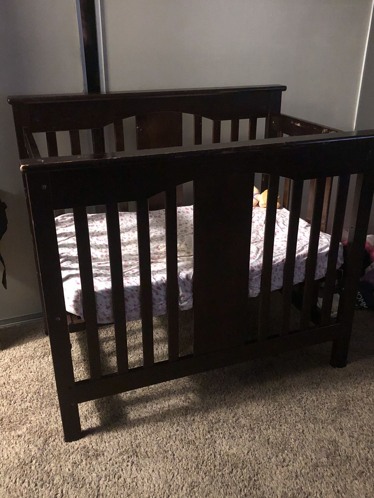 Mini crib