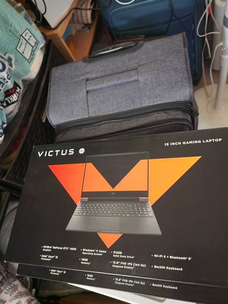 (2) hp victus 15.6" full hd 144hz 16gb 4050 GE RTX backlit keyboard Wifi 6 + Bluetooth 5 ((($450 Cash Only)))
